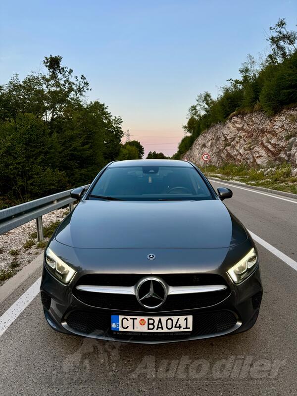 Mercedes Benz - 180 - D