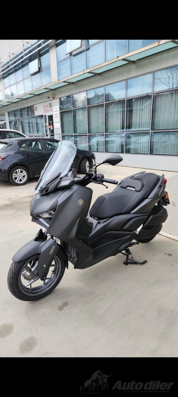 Yamaha - XMAX