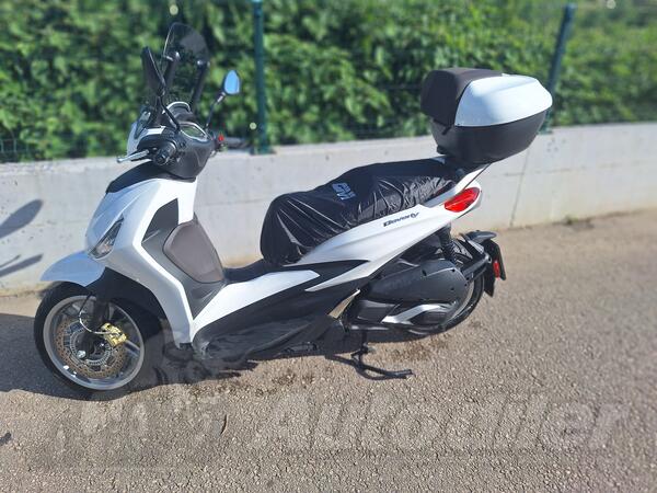 Piaggio - Beverly 300 hpe E5