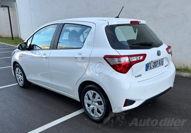 Toyota - Yaris - 1.5 HYBRID AUTOMATIC 11/2019g
