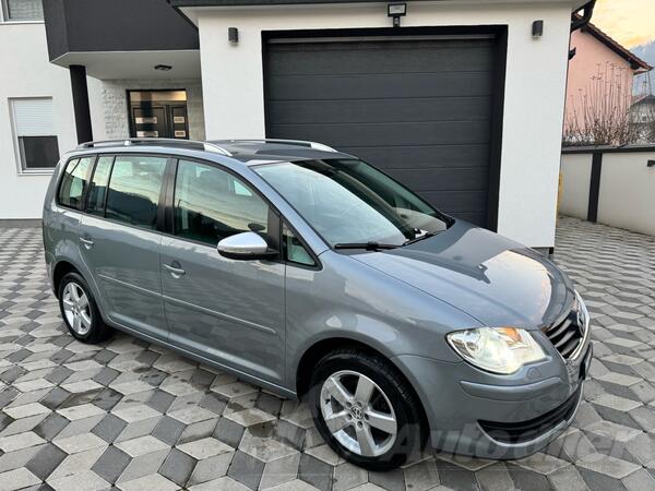 Volkswagen - Touran - Automatic