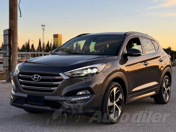 Hyundai - Tucson - 2,0 crdi