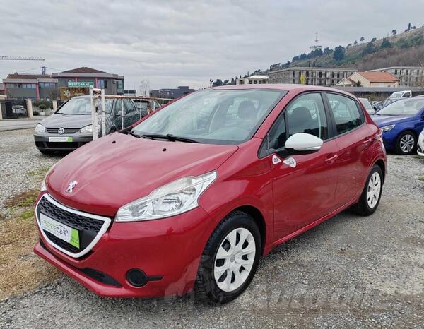 Peugeot - 208 - Puretech-10/2014