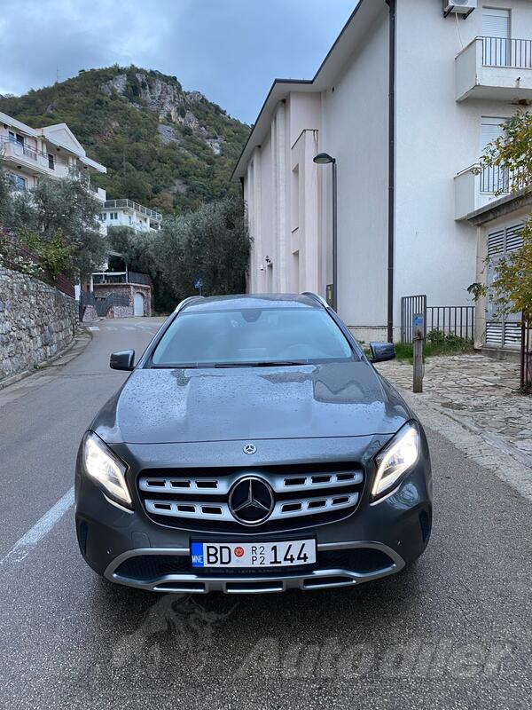 Mercedes Benz - GLA 180 - 1.5