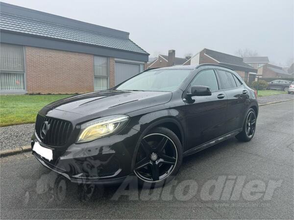 Mercedes Benz - GLA 200 - AMG 4MATIC Black Edition