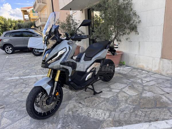 Honda - X-Adv