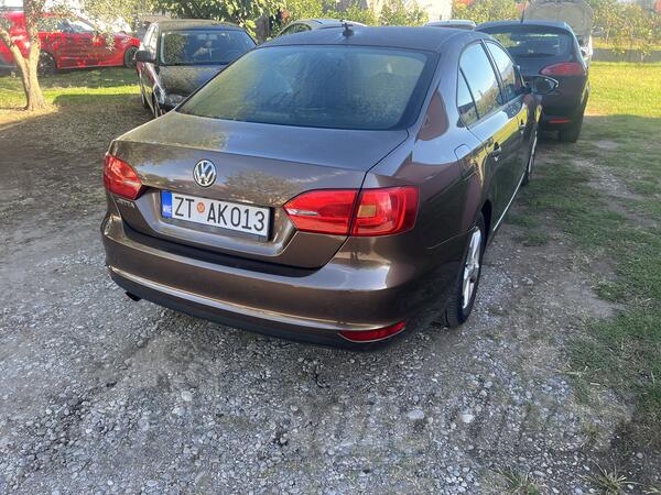 Volkswagen - Jetta - 1.2 tsi
