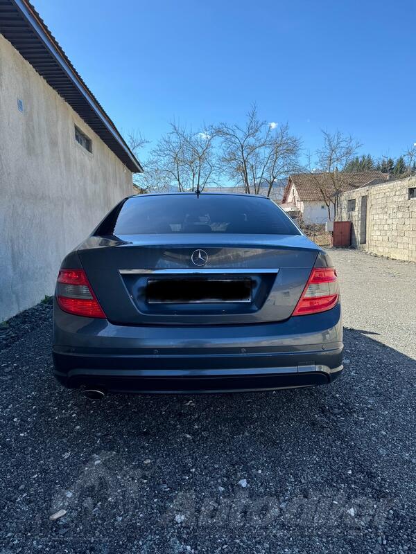 U djelovima Mercedes Benz - C 220 220 CDI