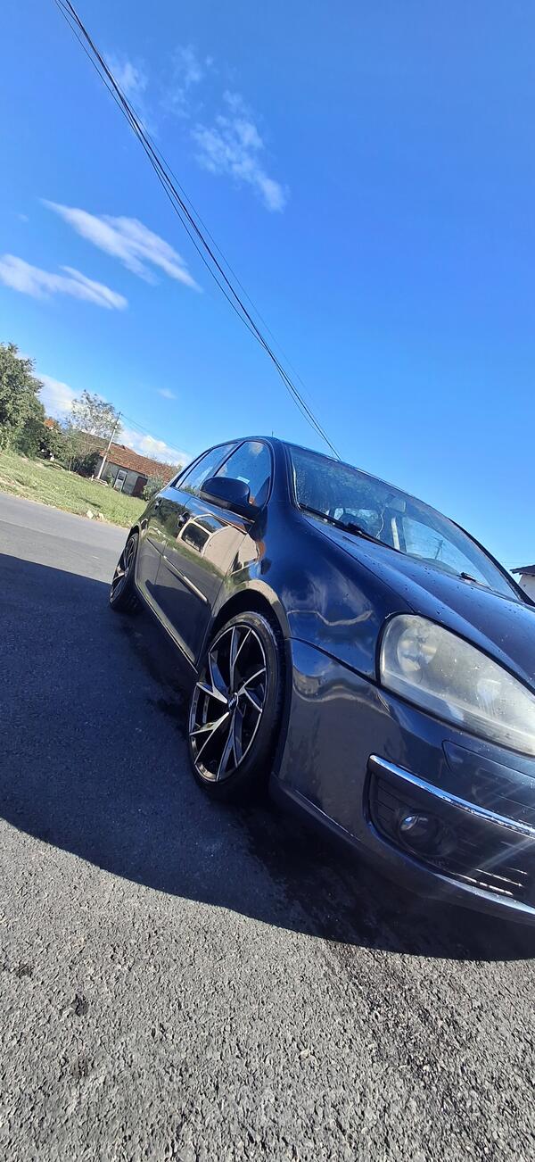 Volkswagen - Golf 5 - 1.9tdi