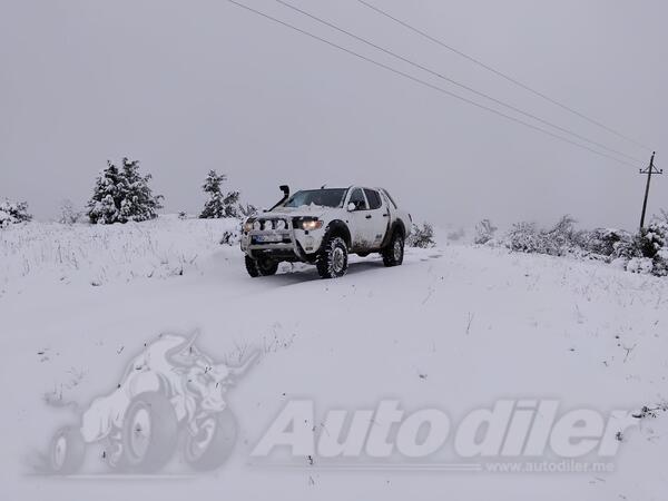 Mitsubishi - L200 - 2.5