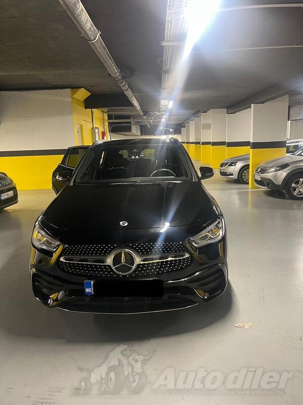 Mercedes Benz - GLA 180