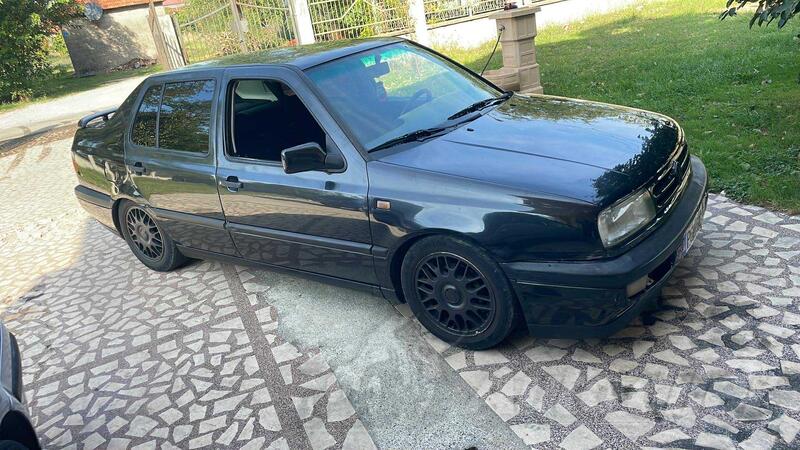 Volkswagen - Vento - 1.8