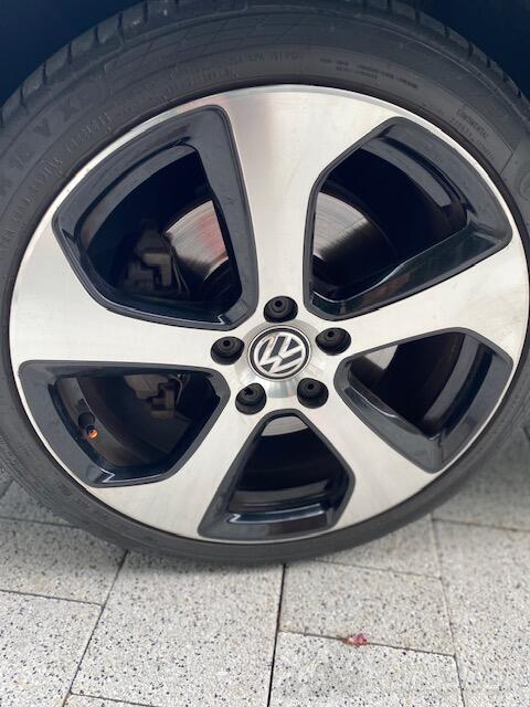 Fabričke felne i VW ORIGINAL 18ce 5x112 gume