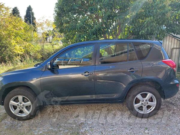 Toyota - RAV 4 - 2.2 D-4D