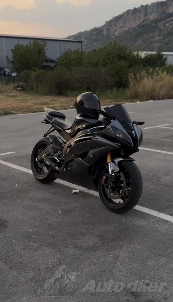 Yamaha - R6