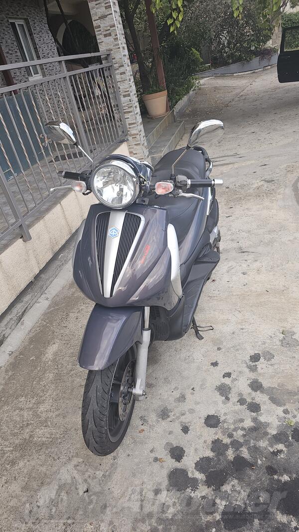 Piaggio - beverli 500