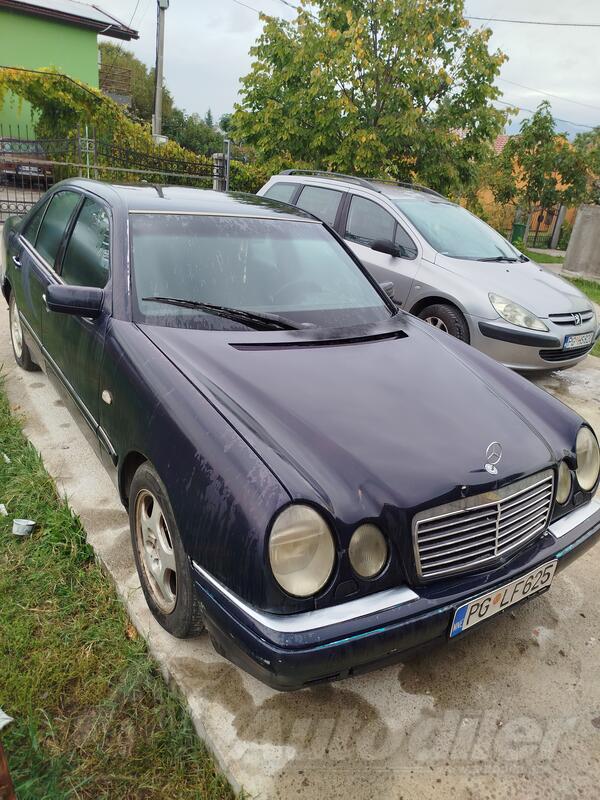 Mercedes Benz - E 220 - 2.2 D