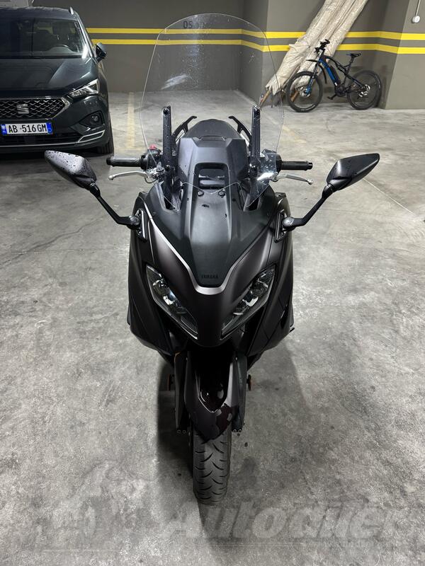 Yamaha - TMAX Tech Max