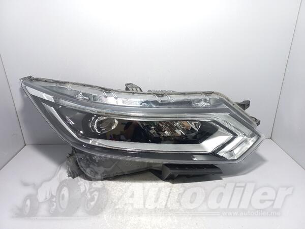 Desni far za Nissan - Qashqai    - 2017-2021