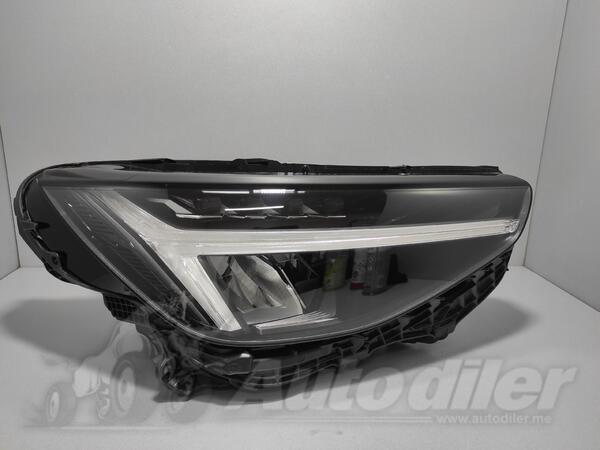 Desni far za Volvo - XC 40    - 2018-2025