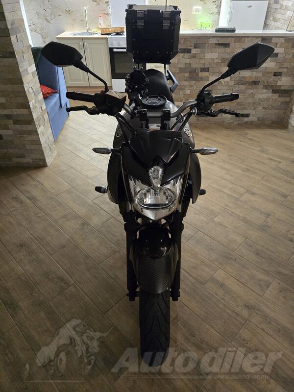 Yamaha - Xj 6n