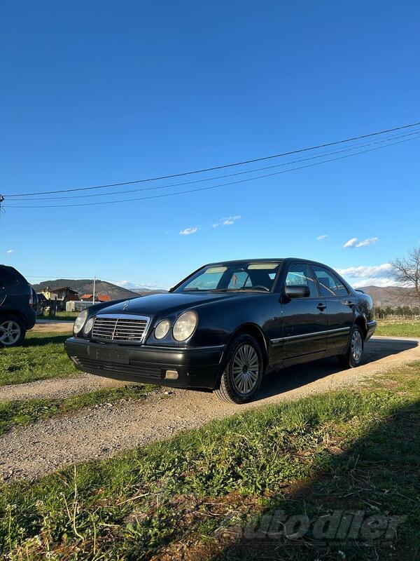 Mercedes Benz - E 200 - 2.0