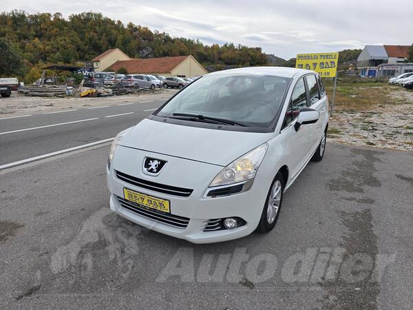 Peugeot - 5008 - 1.6 HDI 82KW