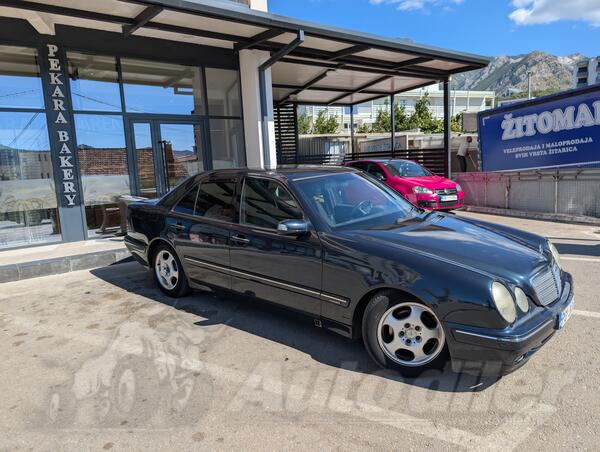 Mercedes Benz - E 220 - CDI