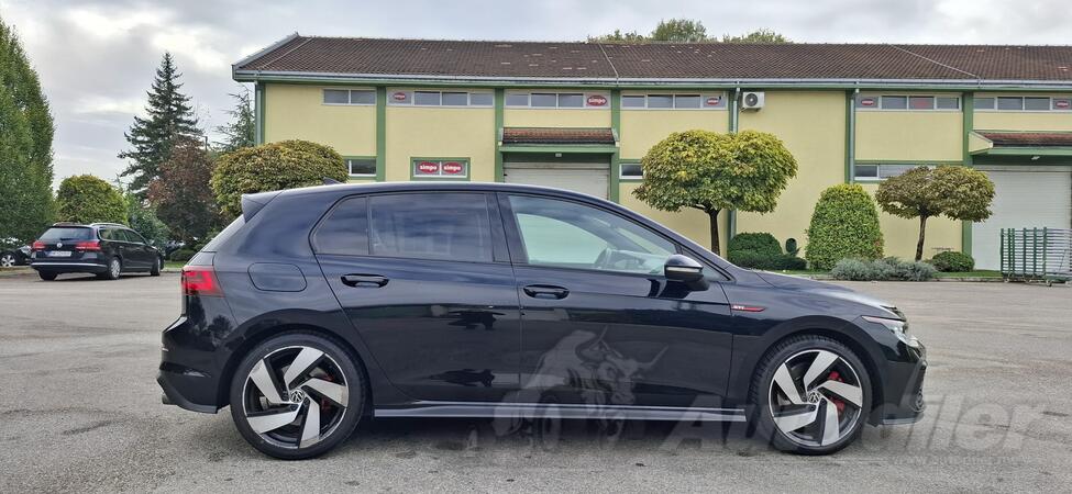 Volkswagen - Golf GTI - GTI