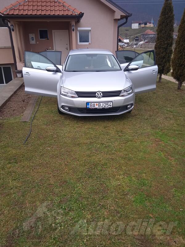 Volkswagen - Jetta - 16 77 kw