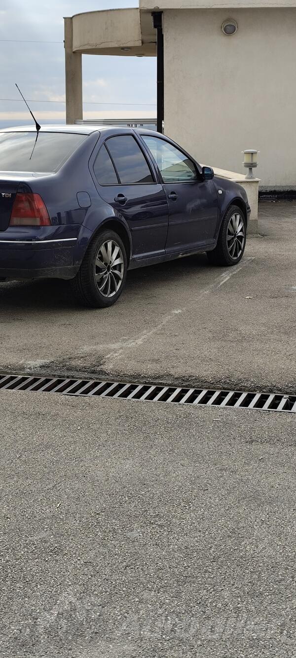 Volkswagen - Bora - 1.9 tdi