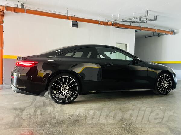 Mercedes Benz - E 220 - E 220 Cupe