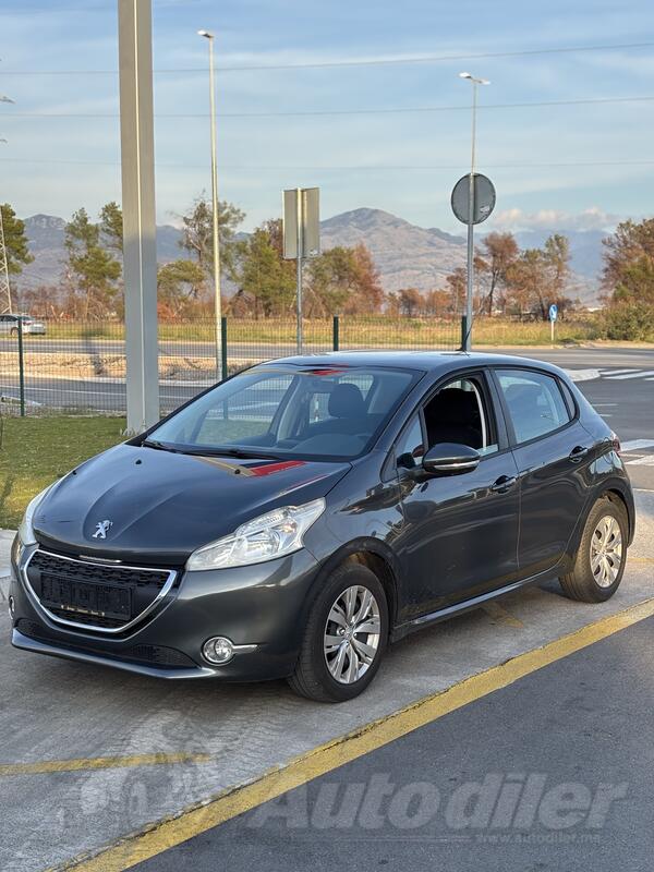 Peugeot - 208 - 1.2