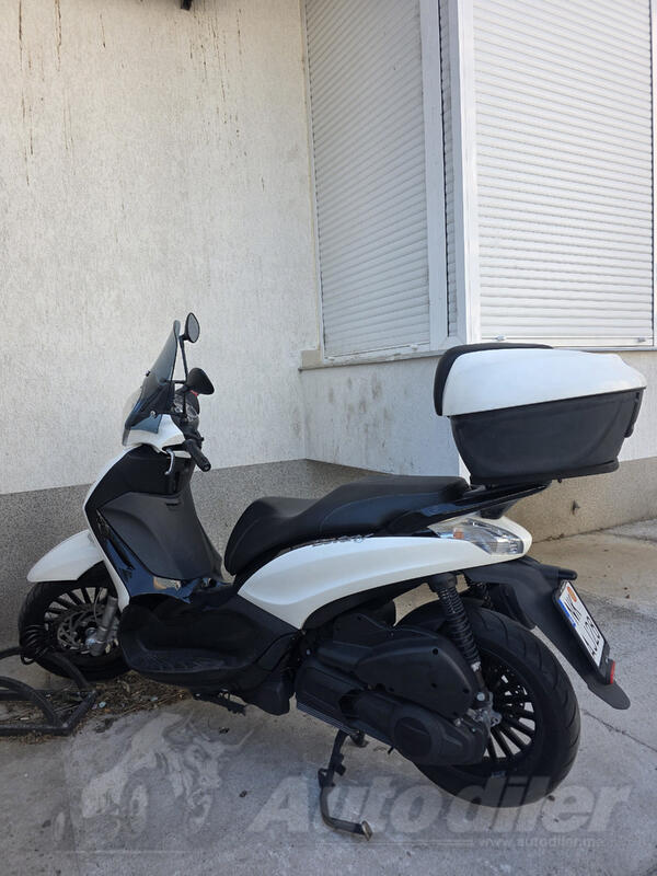 Piaggio - Beverly 300