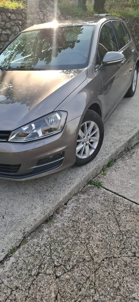 Volkswagen - Golf 7 - auto kao nov