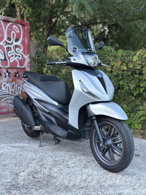 Piaggio - Beverly 400s