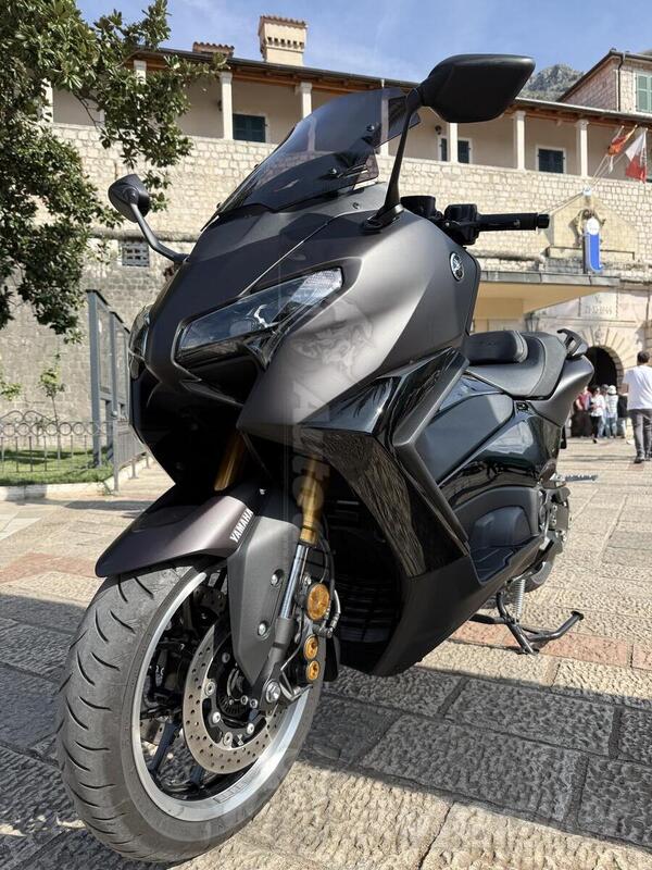 Yamaha - TECH MAX 560