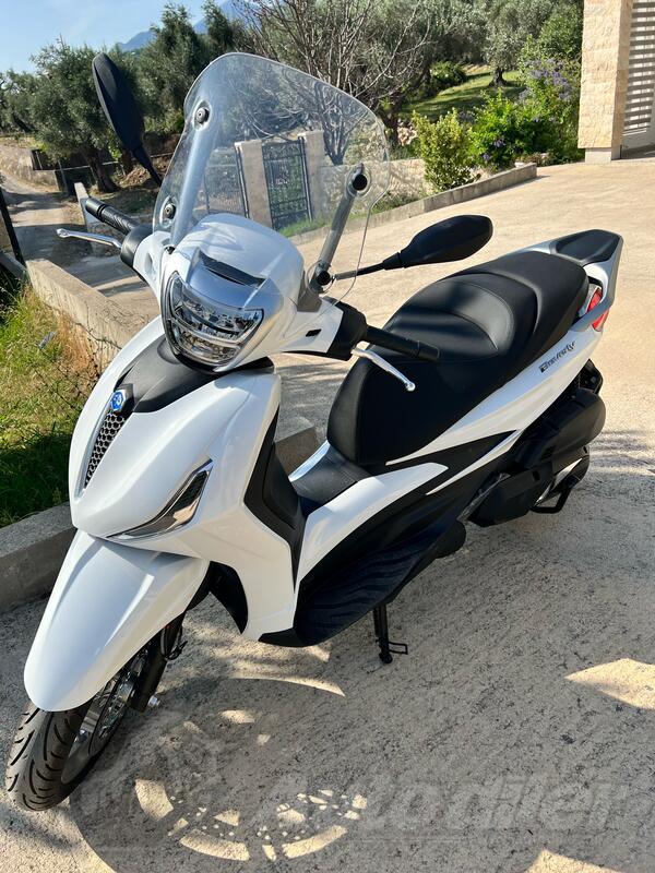 Piaggio - Beverly 400