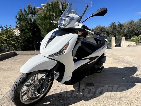 Piaggio - Beverly 400