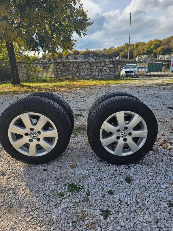 Fabričke felne i Vredestein  Continental gume