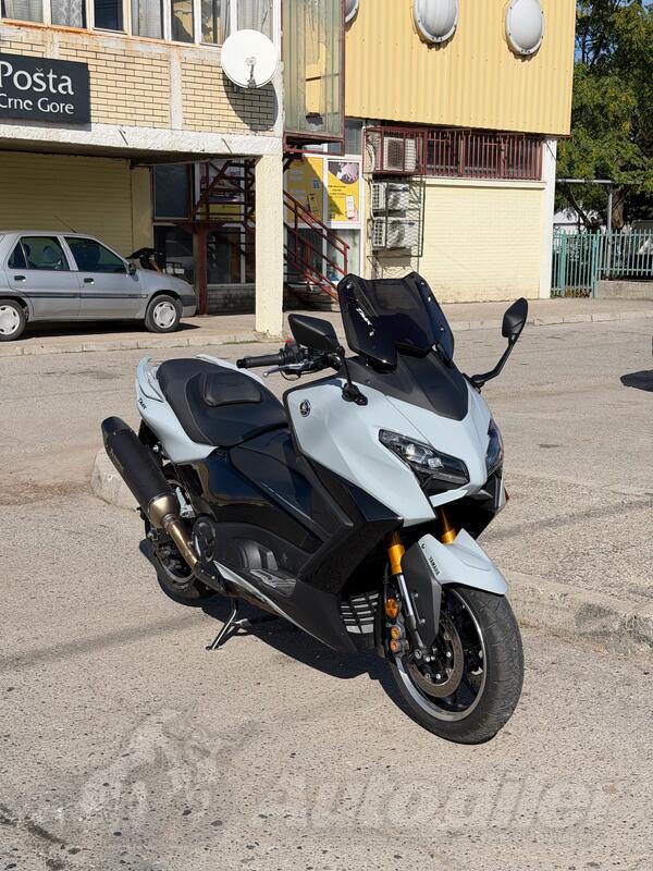 Yamaha - t Max
