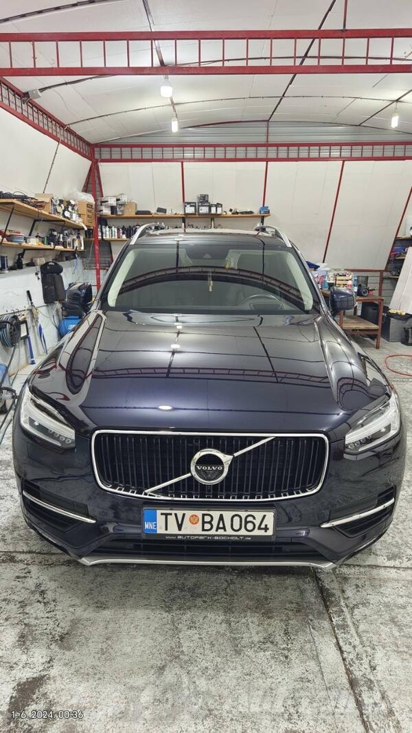 Volvo - XC 90 - D5 MOMENTUM