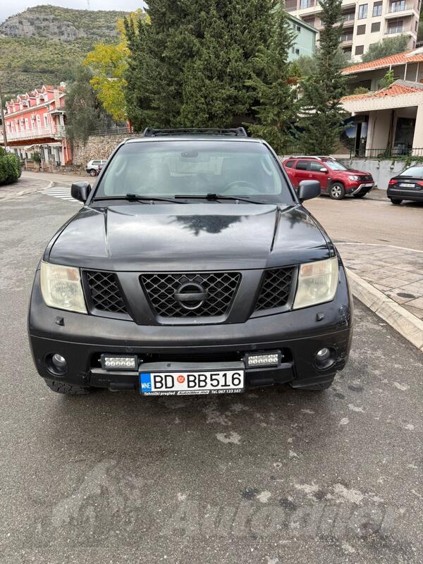 Nissan - Pathfinder - 2,5