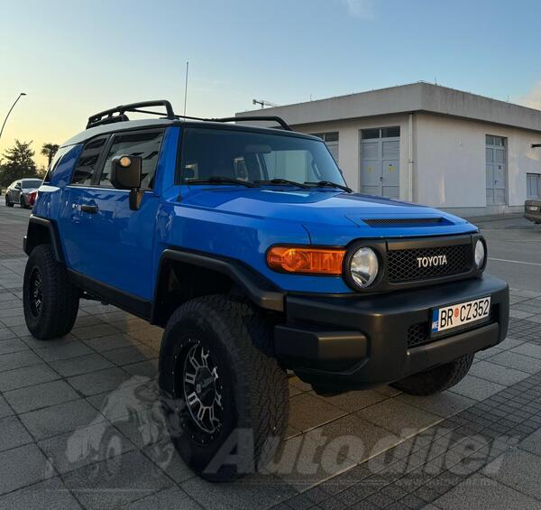 Toyota - FJ Cruiser - 4.0