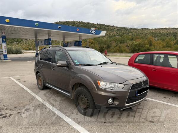U djelovima Mitsubishi - Outlander 2,3 DID JAPANSKI MOTOR