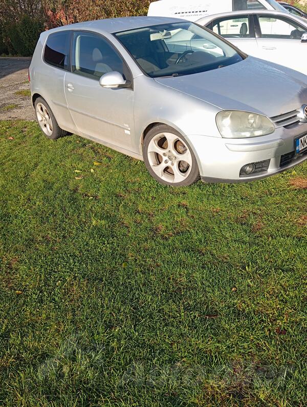 Volkswagen - Golf 5 - 2.0