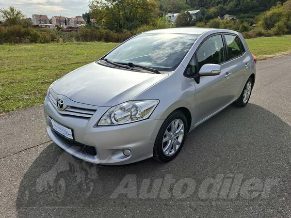 Toyota - Auris - 1.4 d-4d