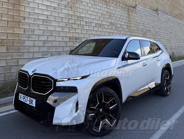 BMW - XM