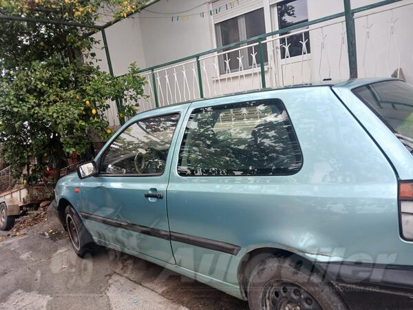 Volkswagen - Golf 3