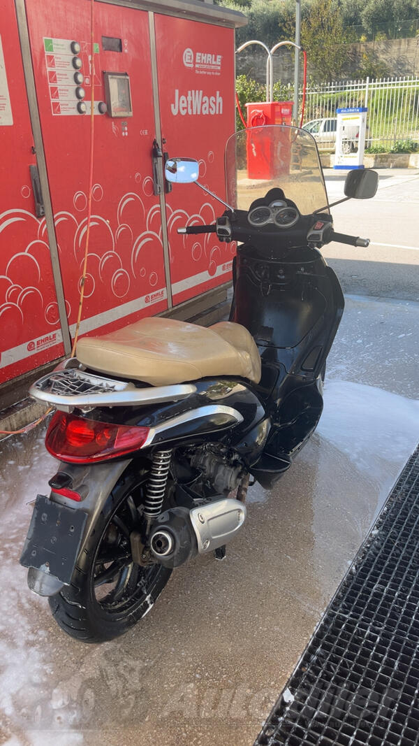Piaggio - Beverly